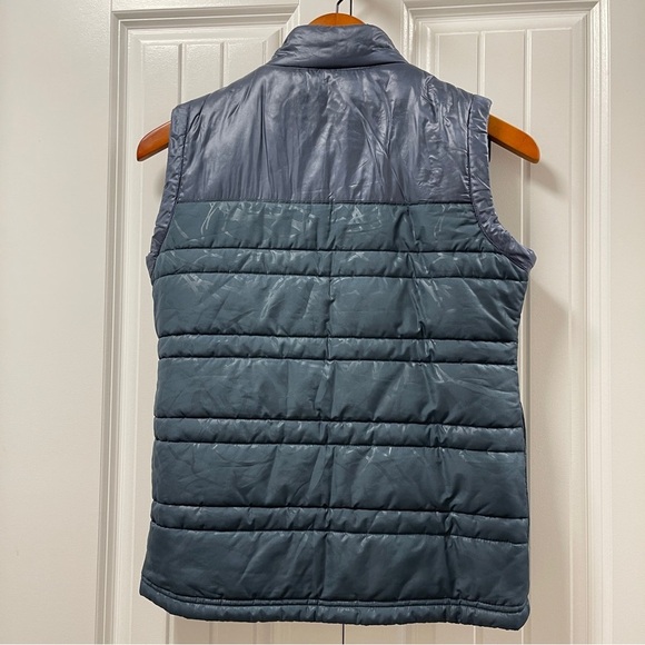 Under Armour Navy/Grey Puffer Vest – Youth Medium (Fits Women’s XXS) - Picture 3 of 10